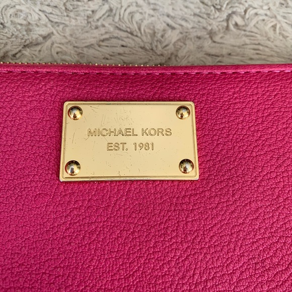 Michael Kors Wallet - Picture 4 of 5